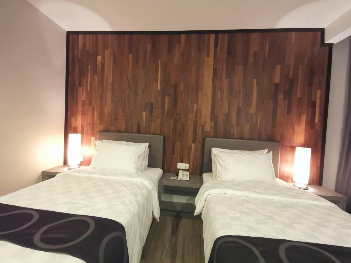 Hotel Frame